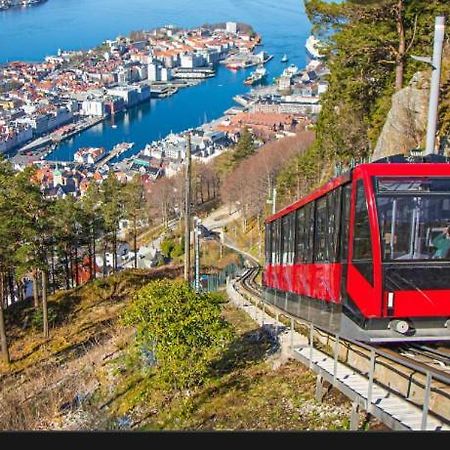 Sentrumsnaer Leilighet Med 3 Soverom. Bergen Extérieur photo